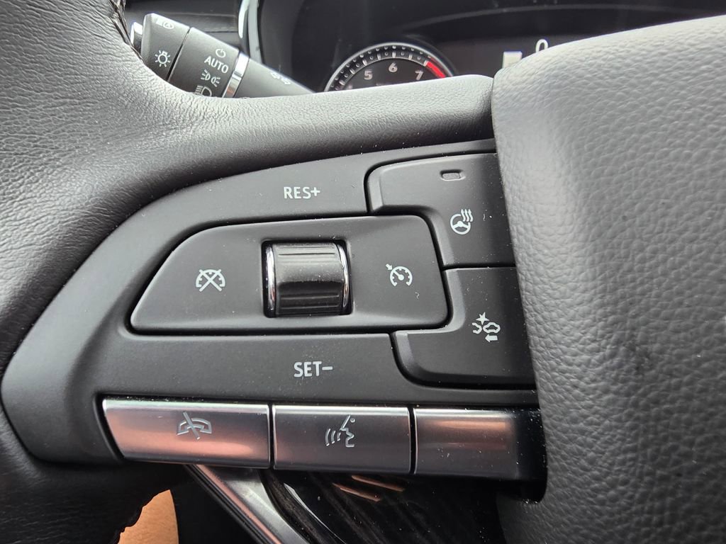 Used 2025 Cadillac XT6 Premium Luxury image 18