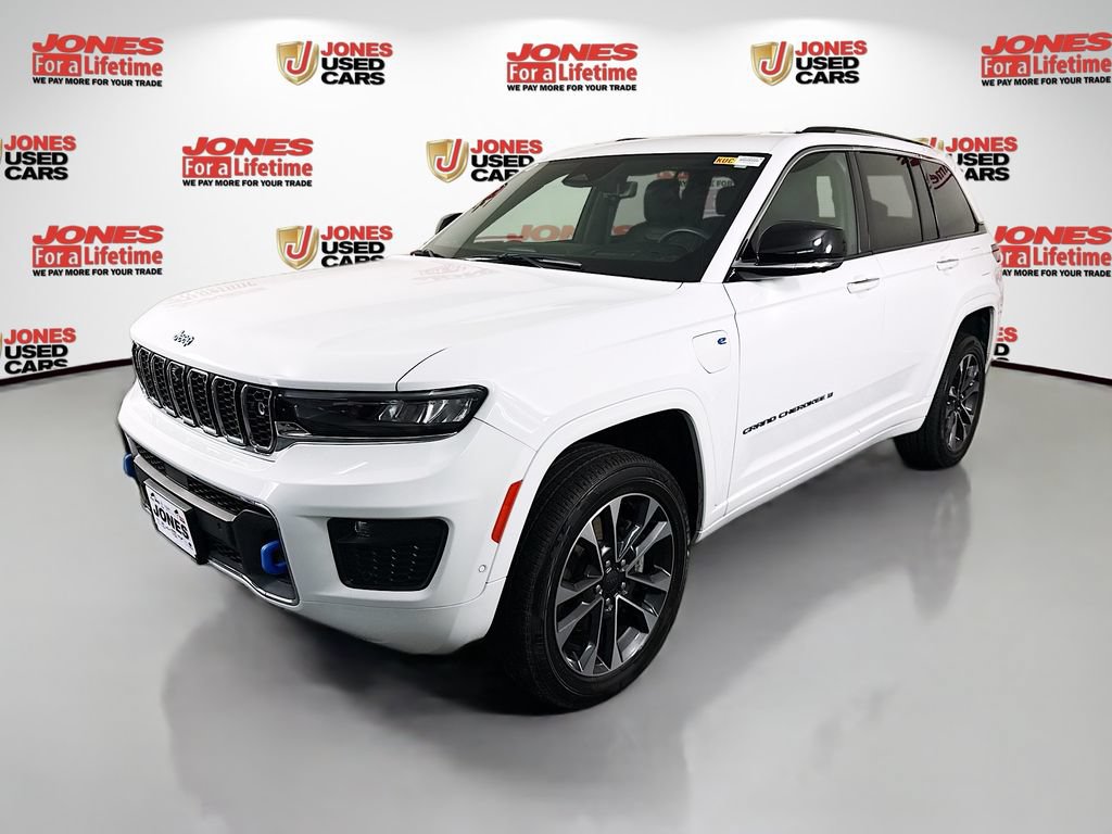 Used 2023 Jeep Grand Cherokee Overland w/ Advanced Protech Group III AWD/4WD image 15