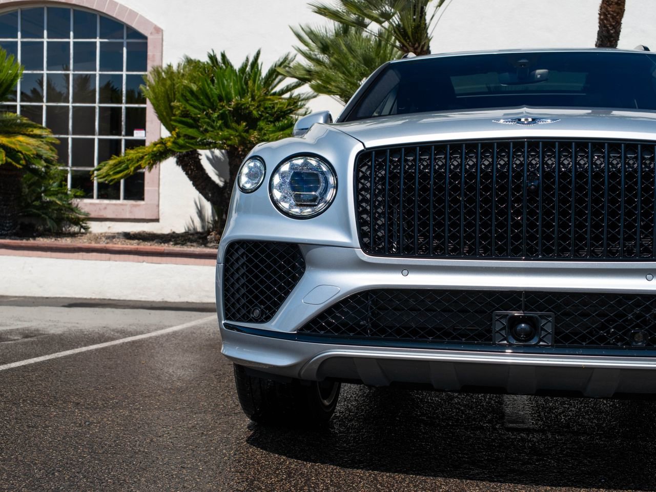 Used 2024 Bentley Bentayga image 35