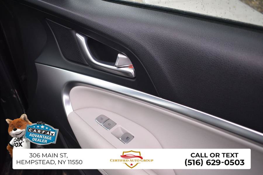 Used 2025 Genesis G70 2.5T image 21