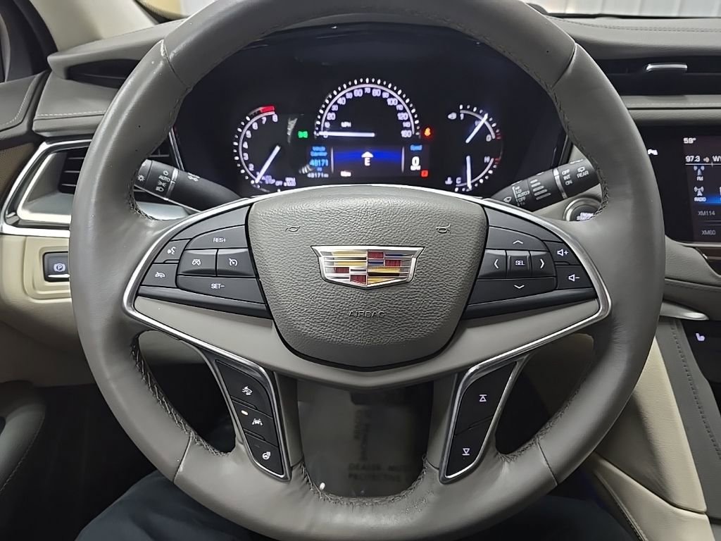 Used 2017 Cadillac XT5 Luxury w/ Driver Awareness Package image 19