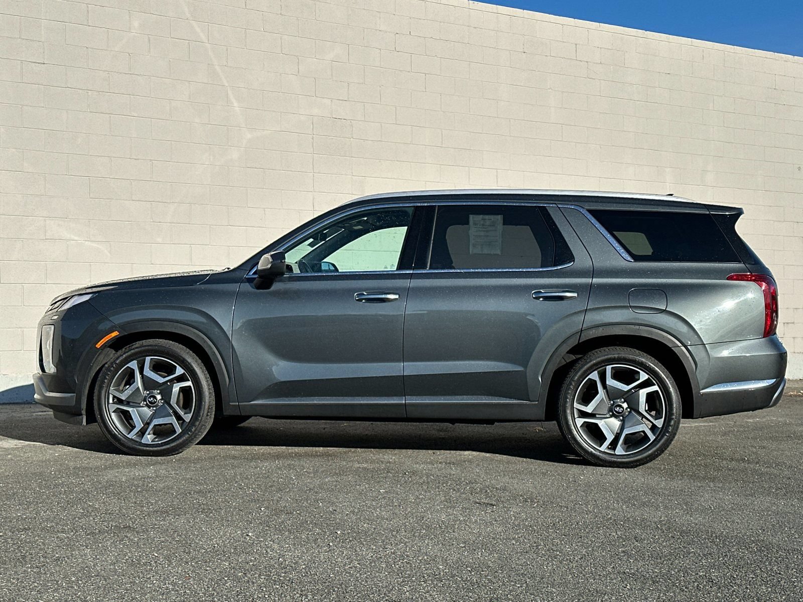 Used 2023 Hyundai Palisade Limited w/ Cargo Package AWD/4WD image 6