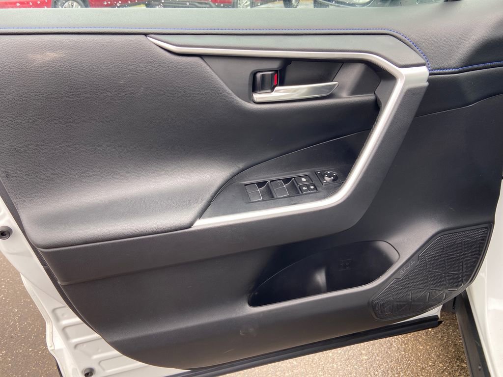 Used 2021 Toyota RAV4 XSE image 12