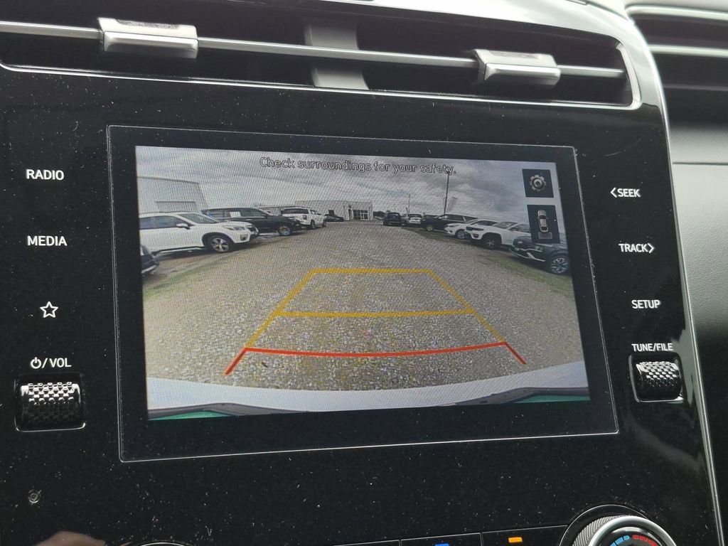 Used 2024 Hyundai Tucson SE image 25