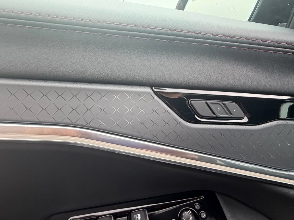 Used 2025 Jeep Wagoneer S Limited AWD/4WD image 52
