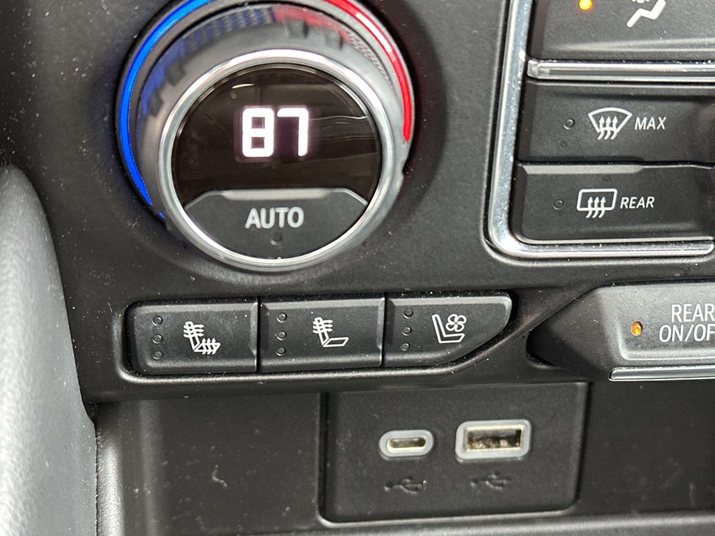 Used 2021 Chevrolet Tahoe High Country w/ Premium Package image 23