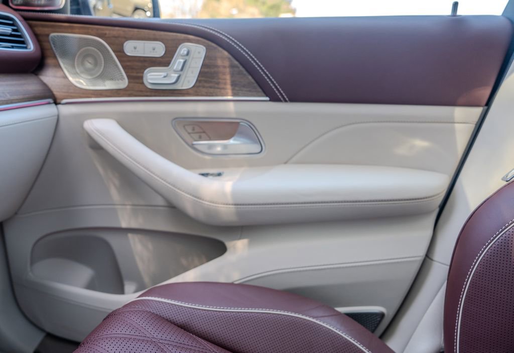 Used 2026 Mercedes-Benz Maybach GLS 600 4MATIC image 14