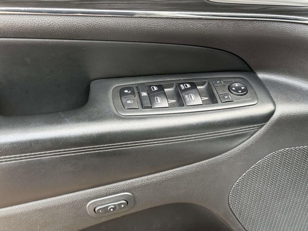 Used 2019 Jeep Grand Cherokee Limited image 10