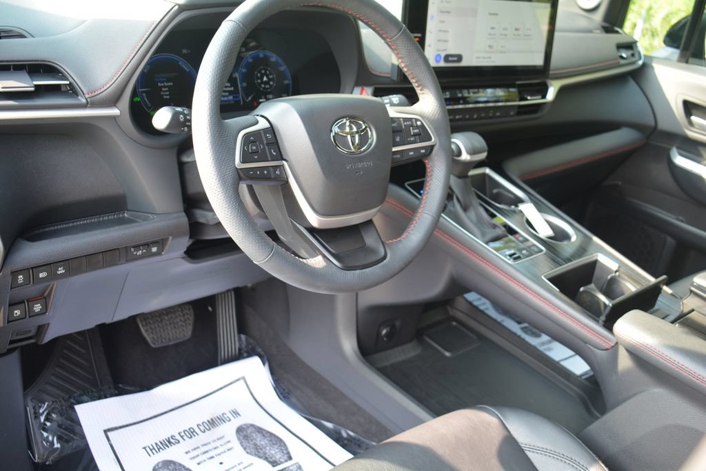 Used 2026 Toyota Sienna XSE AWD/4WD image 12