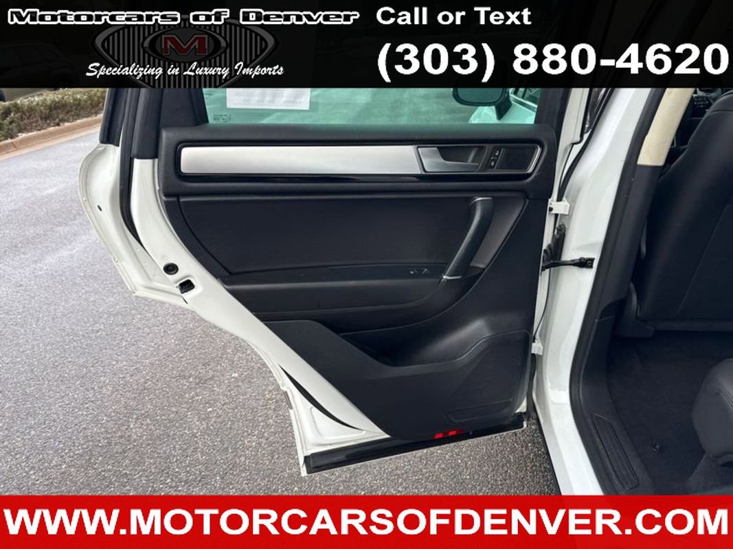 Used 2015 Volkswagen Touareg Sport AWD/4WD image 19