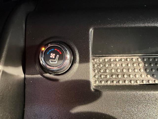 Used 2021 Nissan Titan PRO-4X w/ Pro-4x Convenience Package image 20