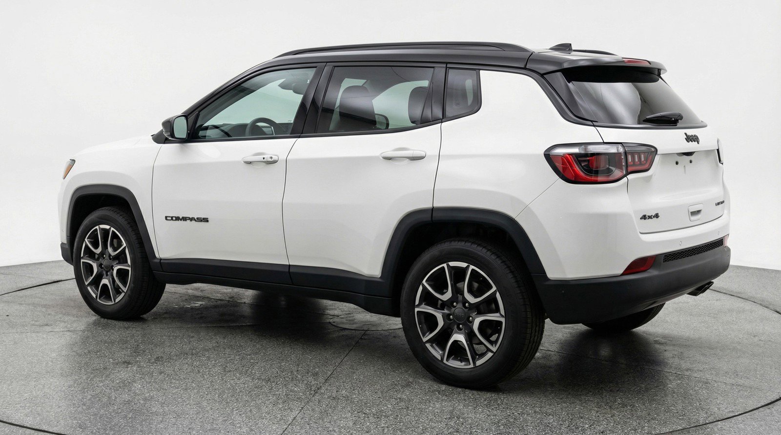 Used 2025 Jeep Compass Trailhawk image 6