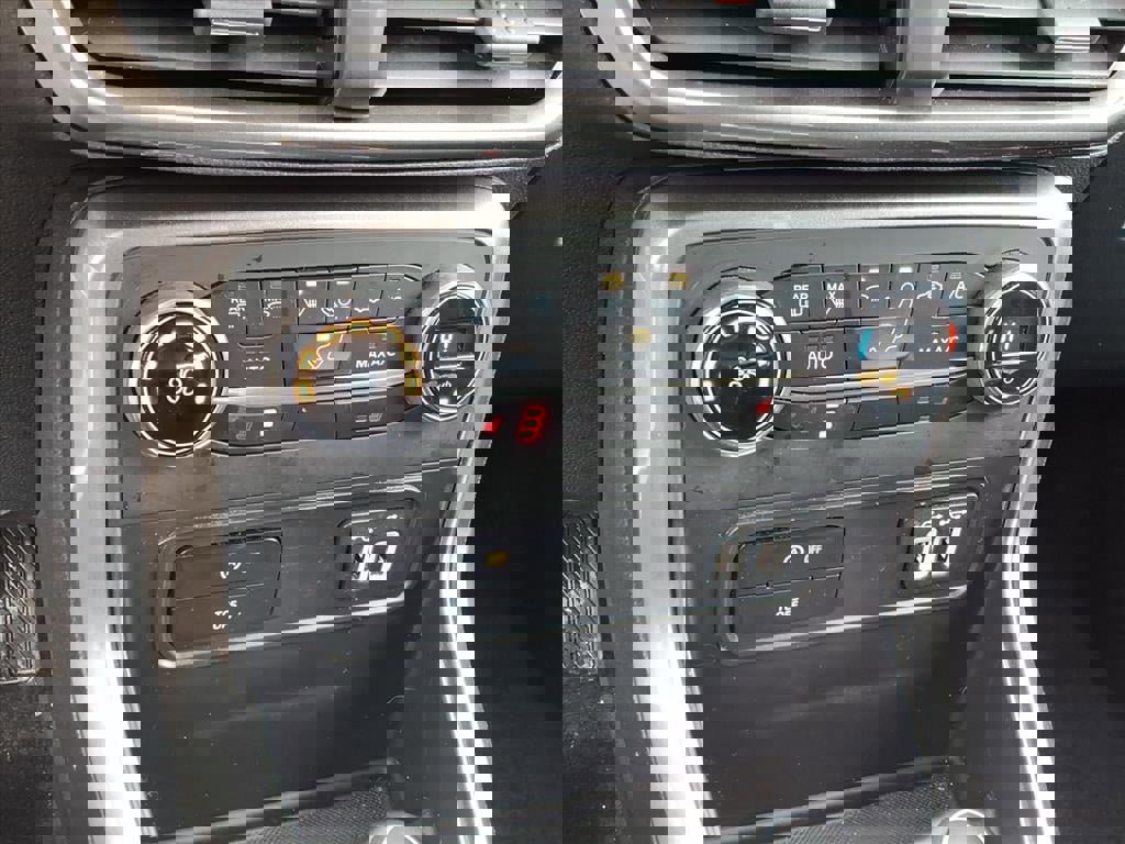 Certified 2022 Ford EcoSport SE w/ SE Convenience Package image 20