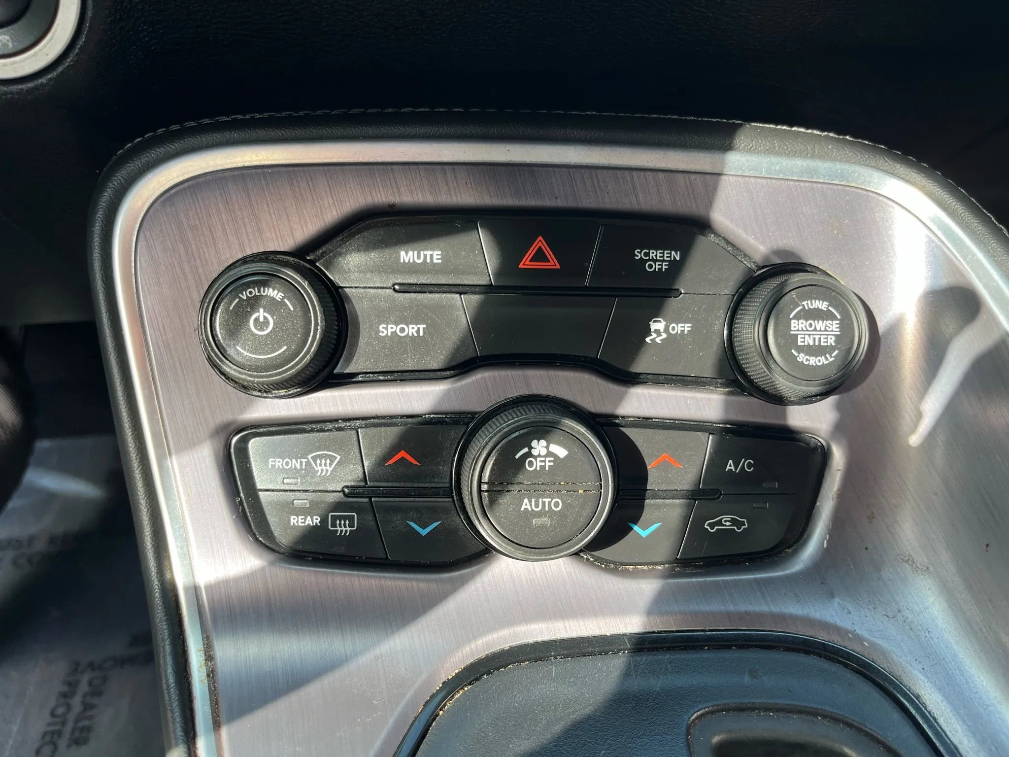 Used 2017 Dodge Challenger SXT RWD image 21