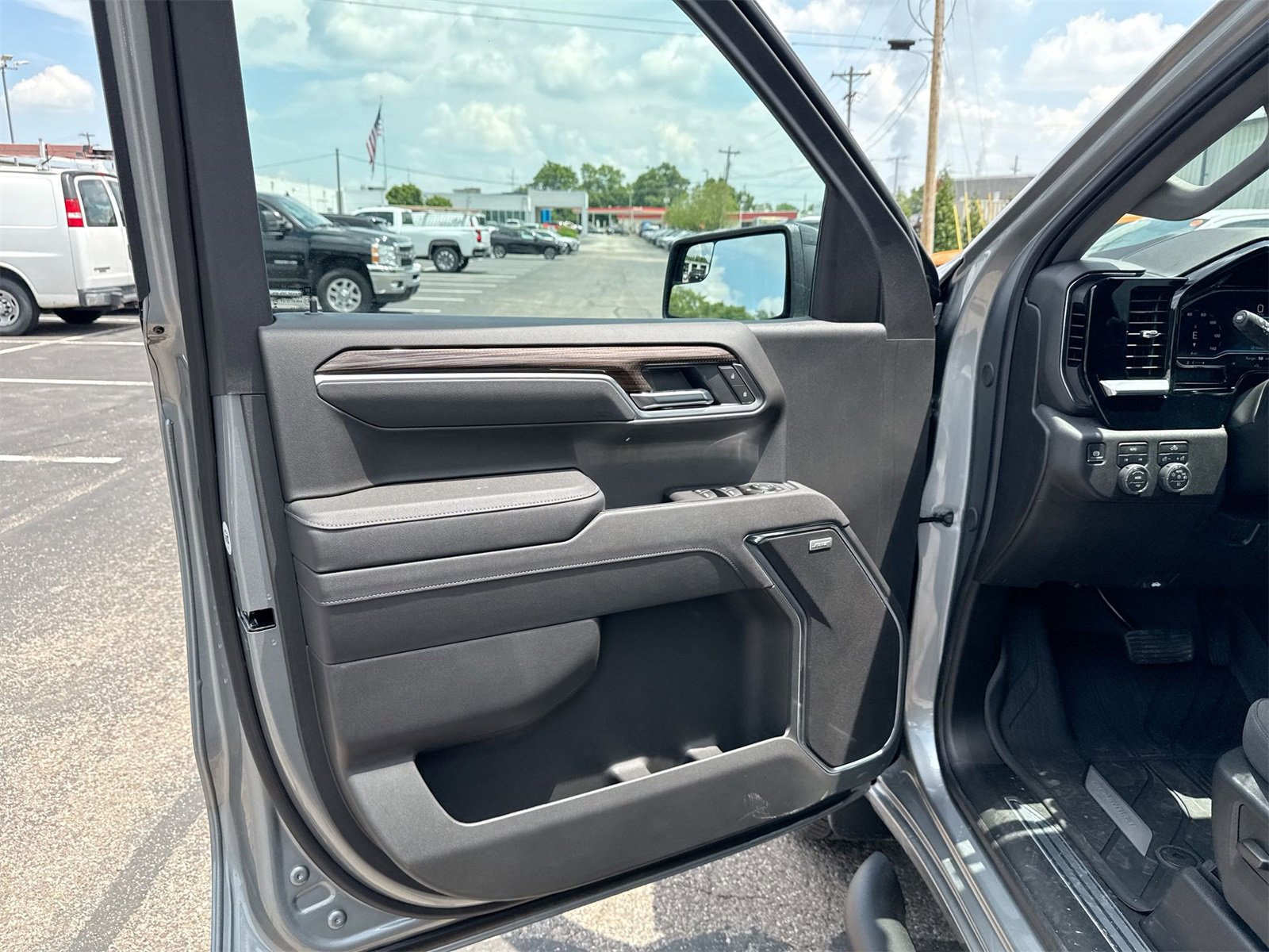 New 2025 Chevrolet Silverado 1500 RST w/ Convenience Package II image 22