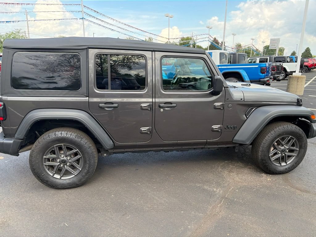 Used 2025 Jeep Wrangler Unlimited Sport AWD/4WD image 8