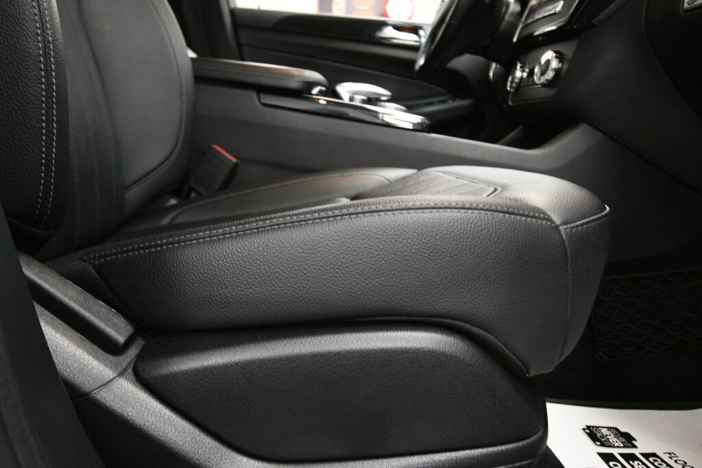 Used 2019 Mercedes-Benz GLE 400 4MATIC w/ Premium 1 Package image 32
