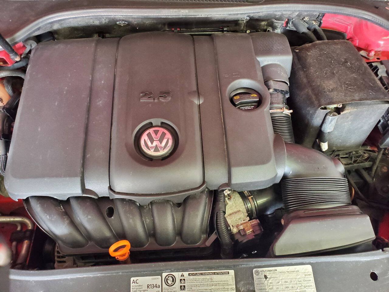 Used 2013 Volkswagen Golf 2-Door FWD image 4