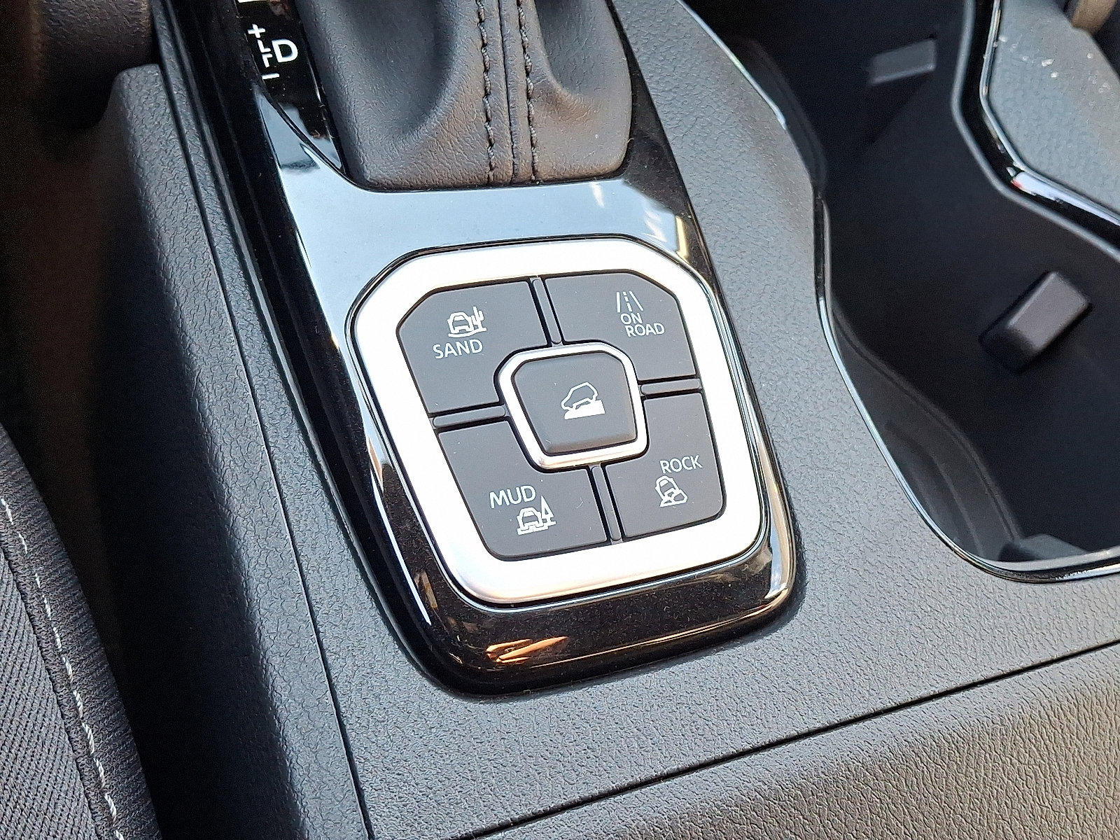 New 2026 Nissan Frontier SV w/ All-Weather Content Package image 16