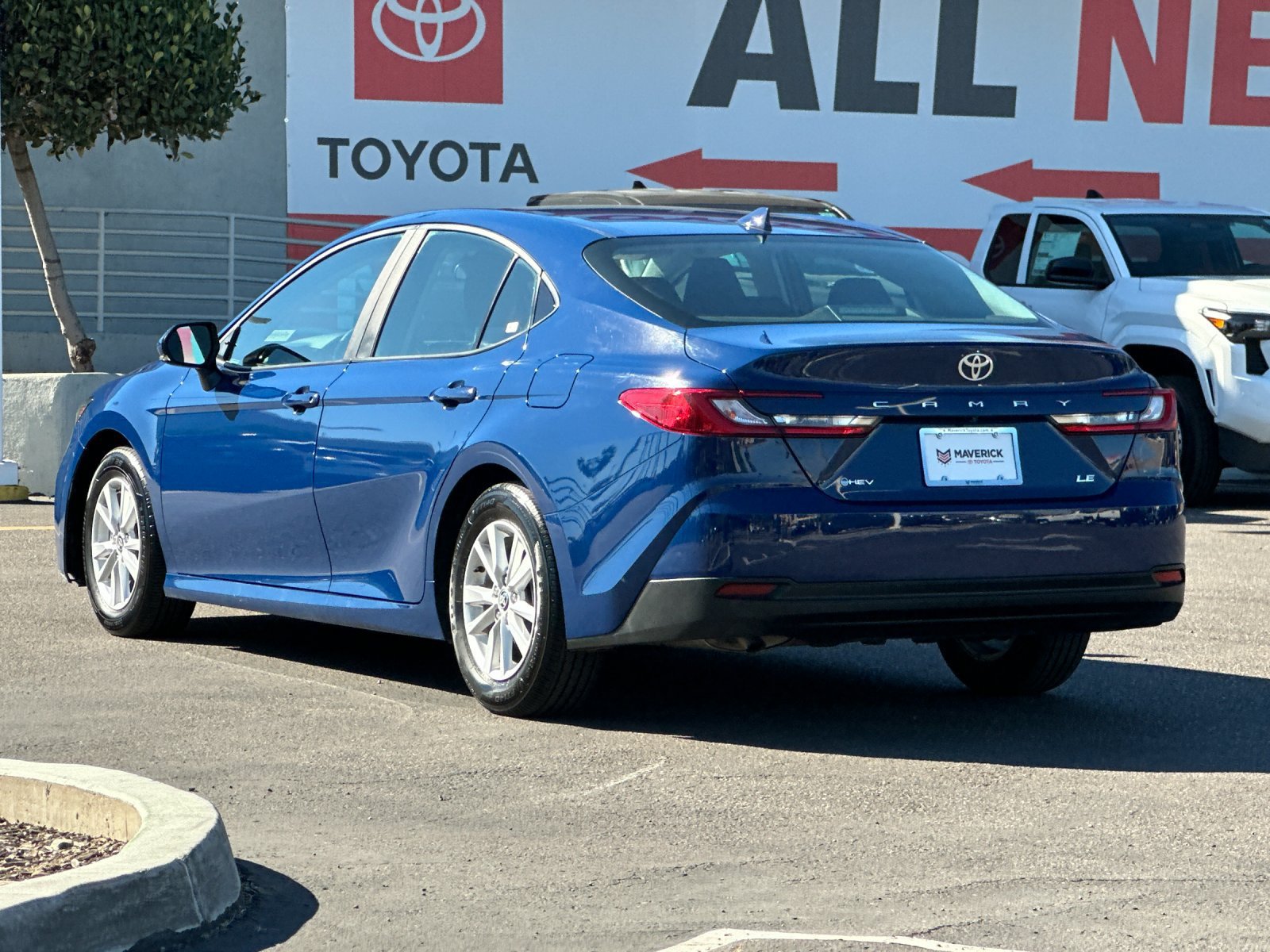 Used 2025 Toyota Camry LE FWD image 3