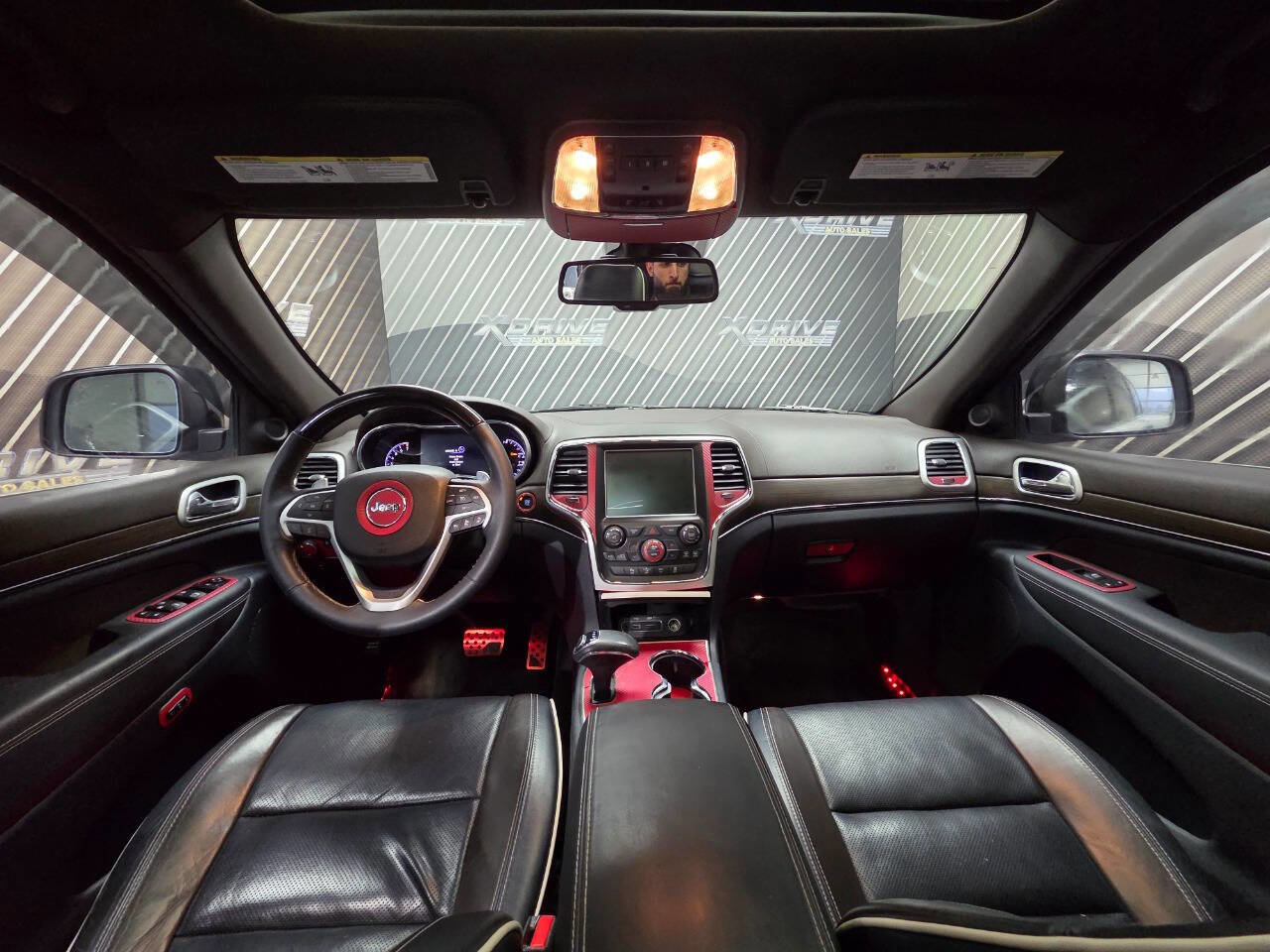 Used 2015 Jeep Grand Cherokee Overland w/ Advanced Technology Group image 18