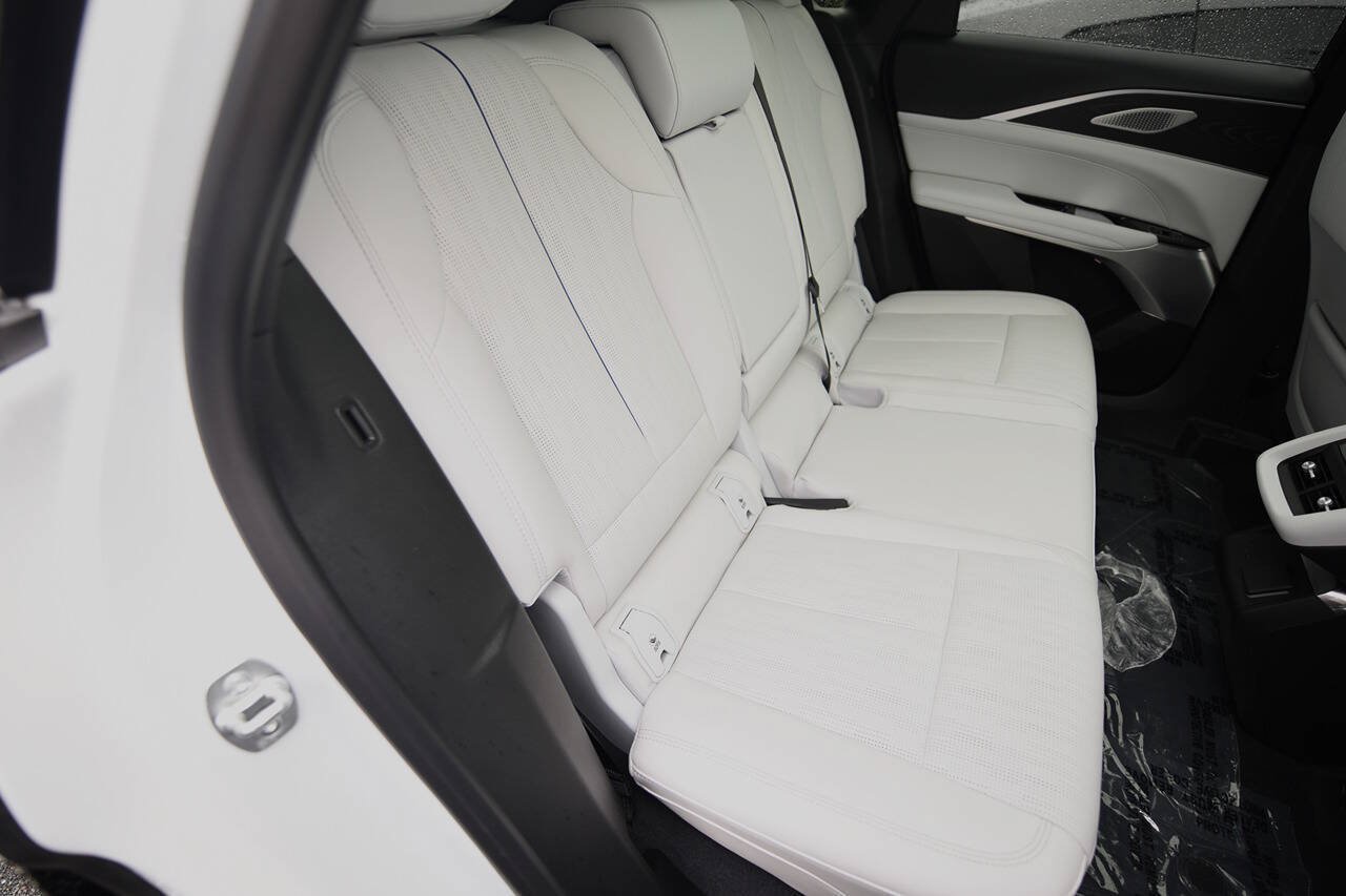 Used 2025 Cadillac Lyriq Sport w/ LPO, Floor Liner Package AWD/4WD image 12