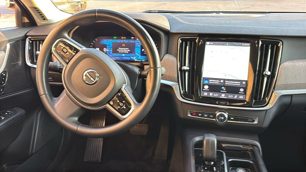 Certified 2023 Volvo S90 B6 Plus AWD/4WD image 7