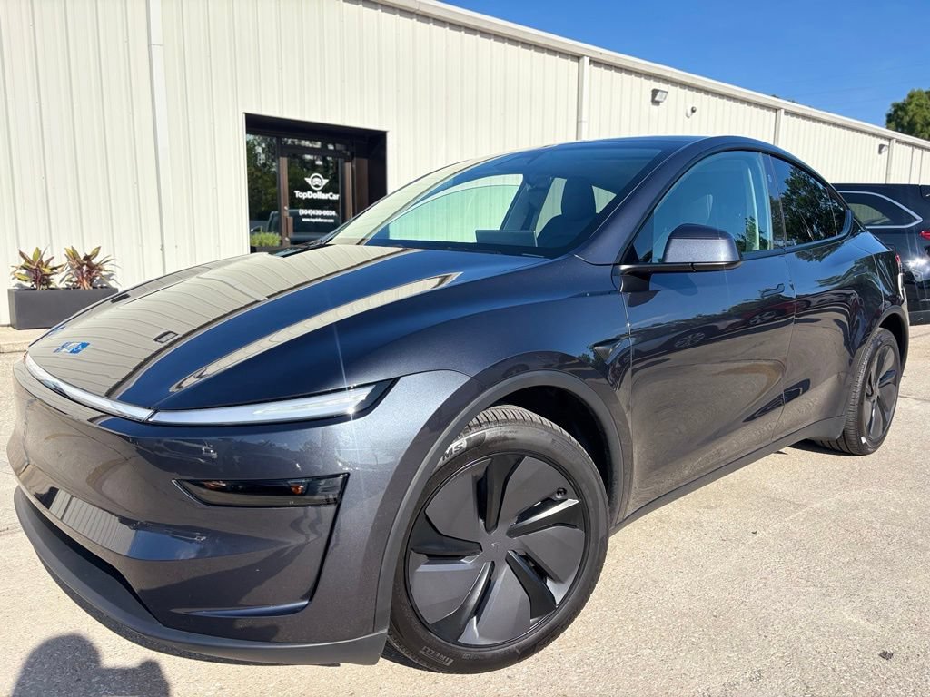 Used 2026 Tesla Model Y 2WD image 1