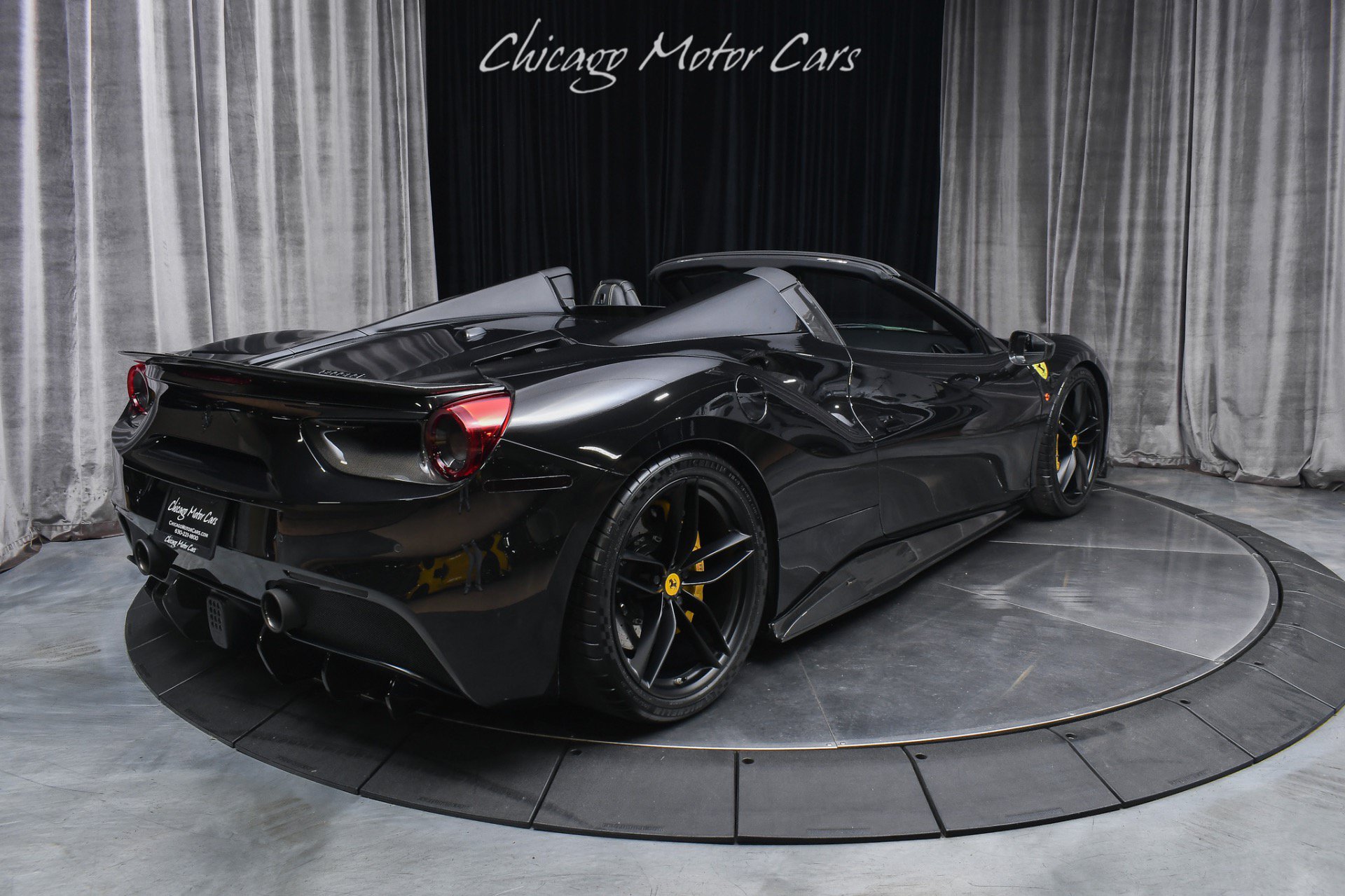 Used 2018 Ferrari 488 Spider RWD image 5