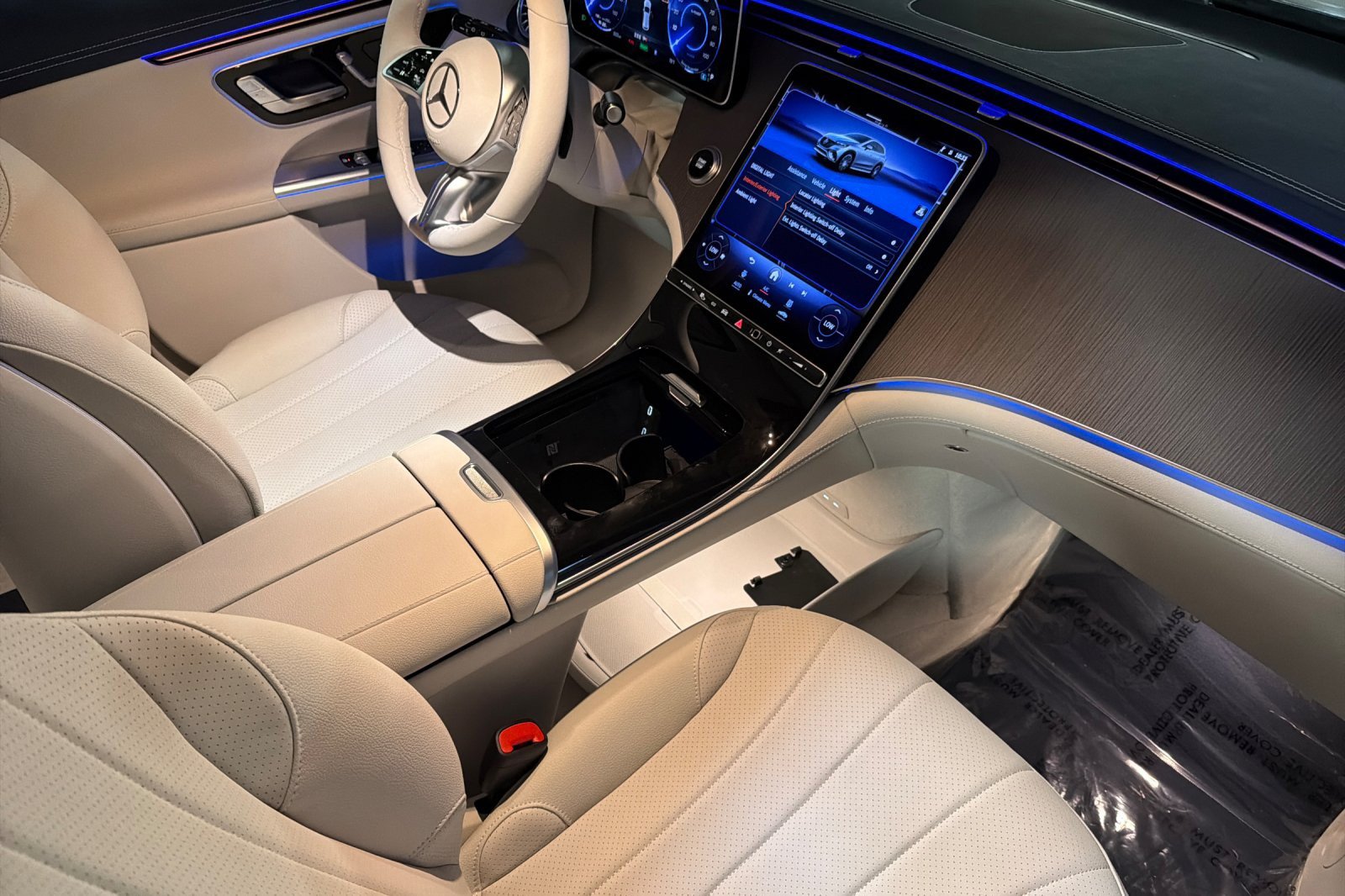 New 2026 Mercedes-Benz EQE 320 4MATIC SUV image 15