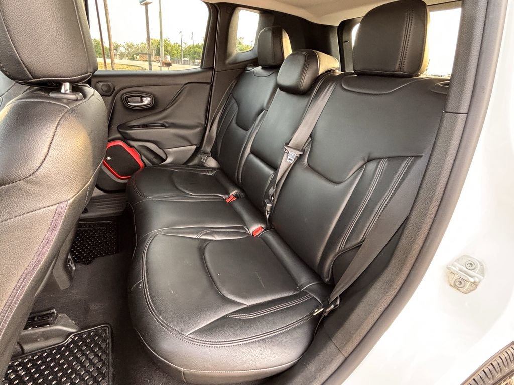 Used 2017 Jeep Renegade Trailhawk AWD/4WD image 27