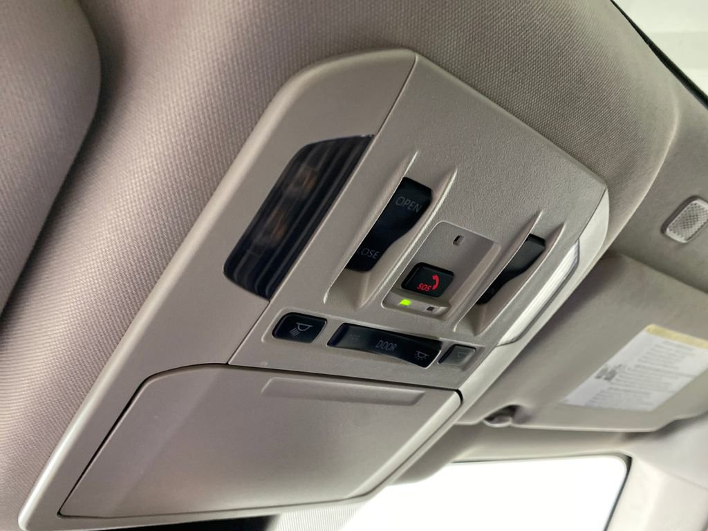 Used 2024 Toyota Highlander XLE image 29