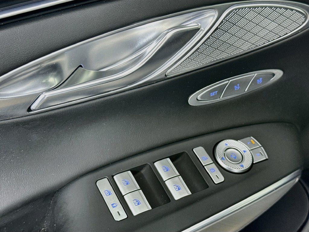 Used 2023 Genesis Electrified GV70 AWD/4WD image 14