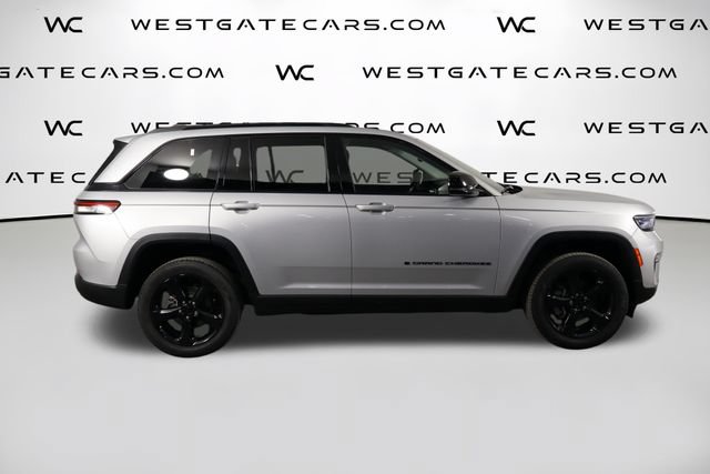 Used 2023 Jeep Grand Cherokee Limited w/ Black Appearance Package RWD image 46