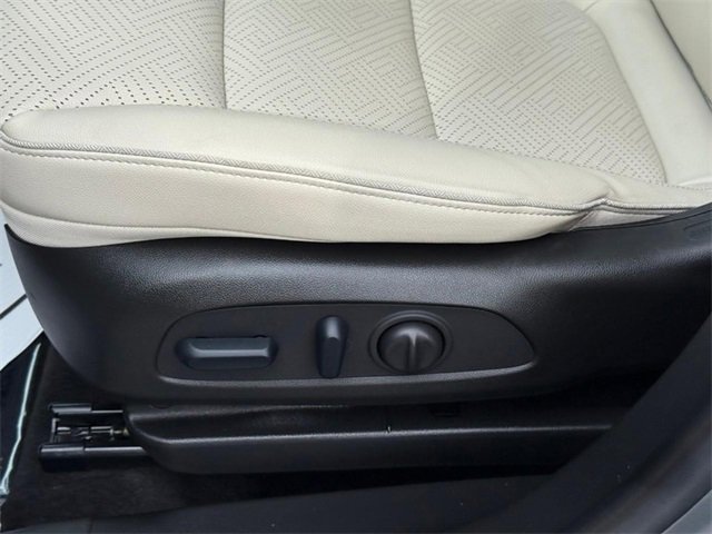 Used 2023 Buick Encore GX Essence w/ Experience Buick Package image 19