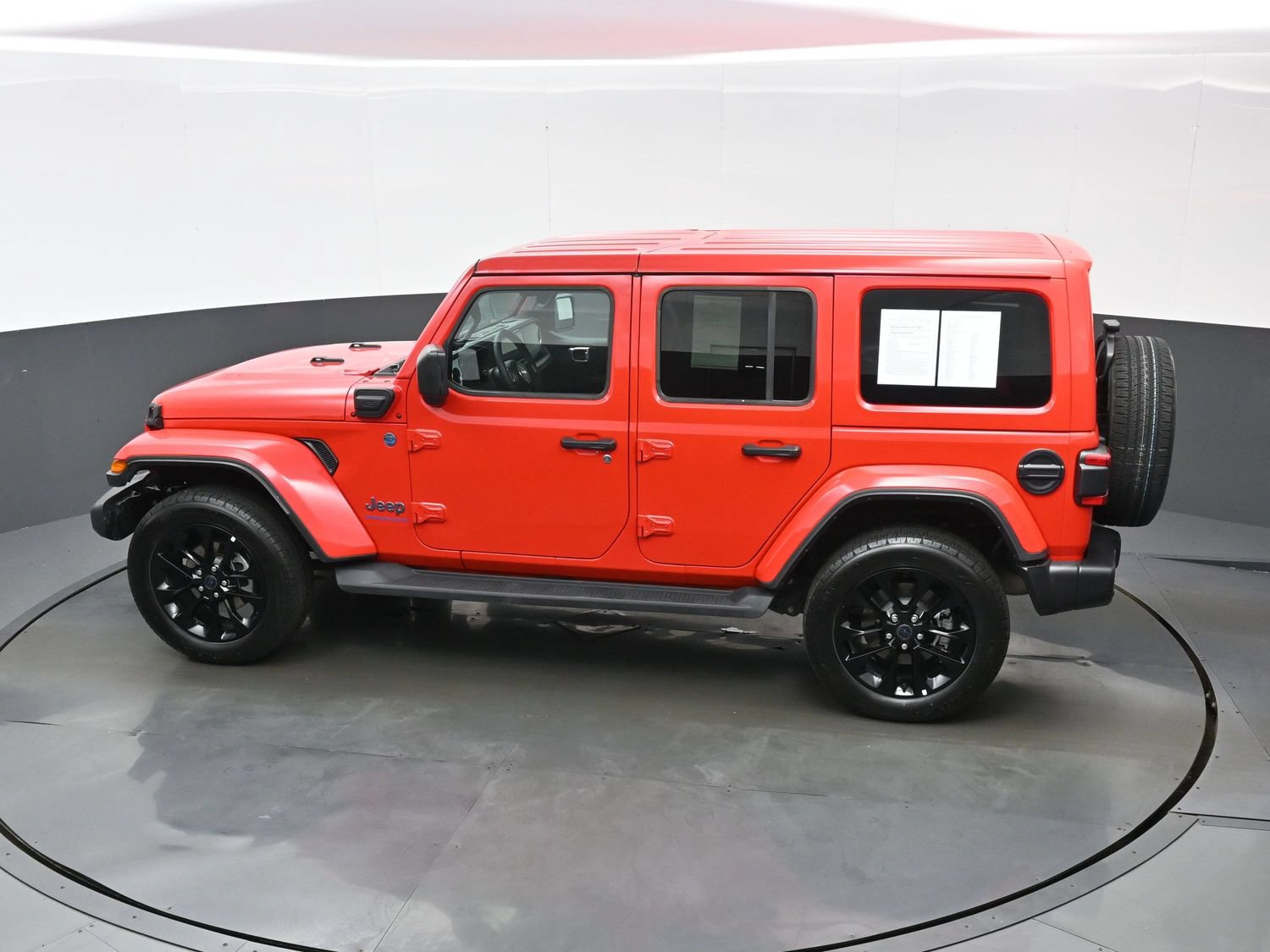 Used 2025 Jeep Wrangler Unlimited Sahara AWD/4WD image 35