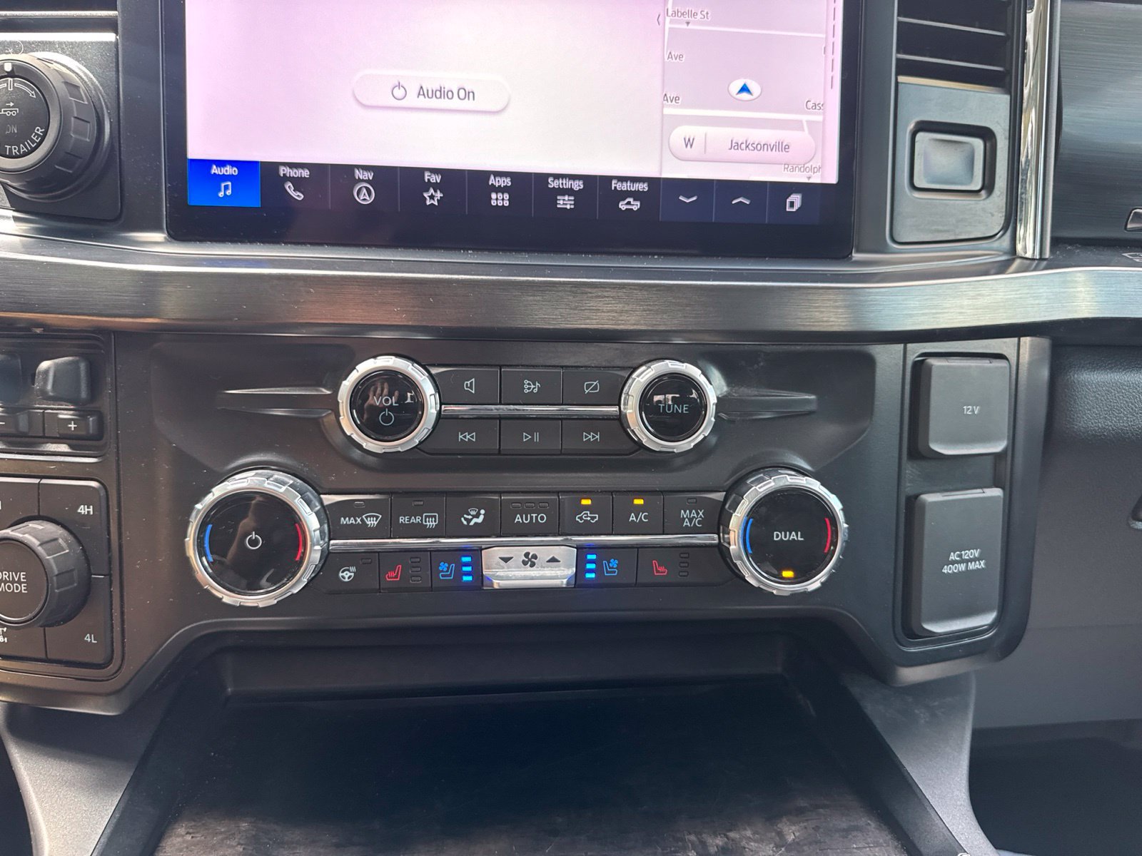 Used 2024 Ford F250 Lariat w/ Lariat Ultimate Package AWD/4WD image 32