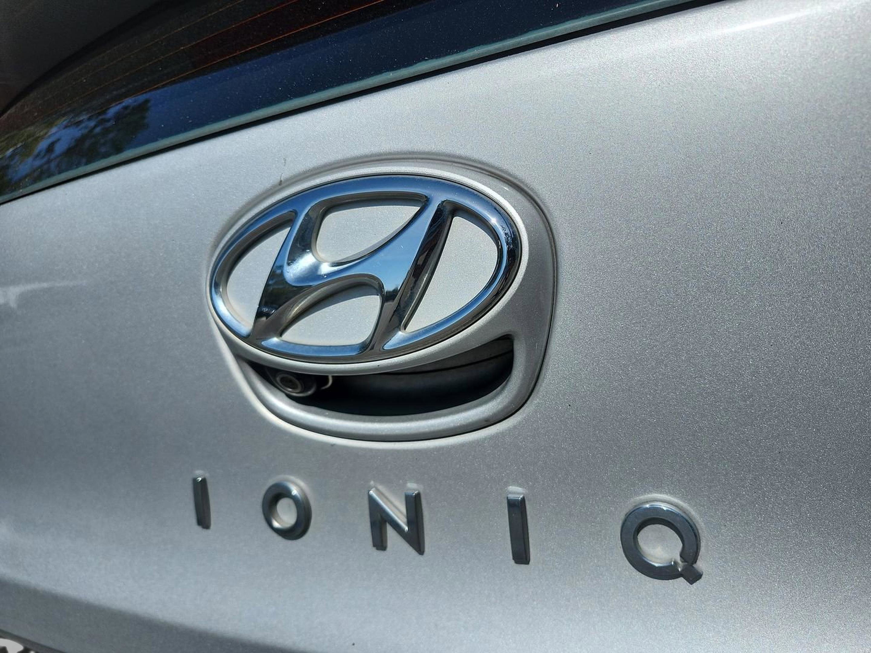 Used 2017 Hyundai Ioniq SEL image 26