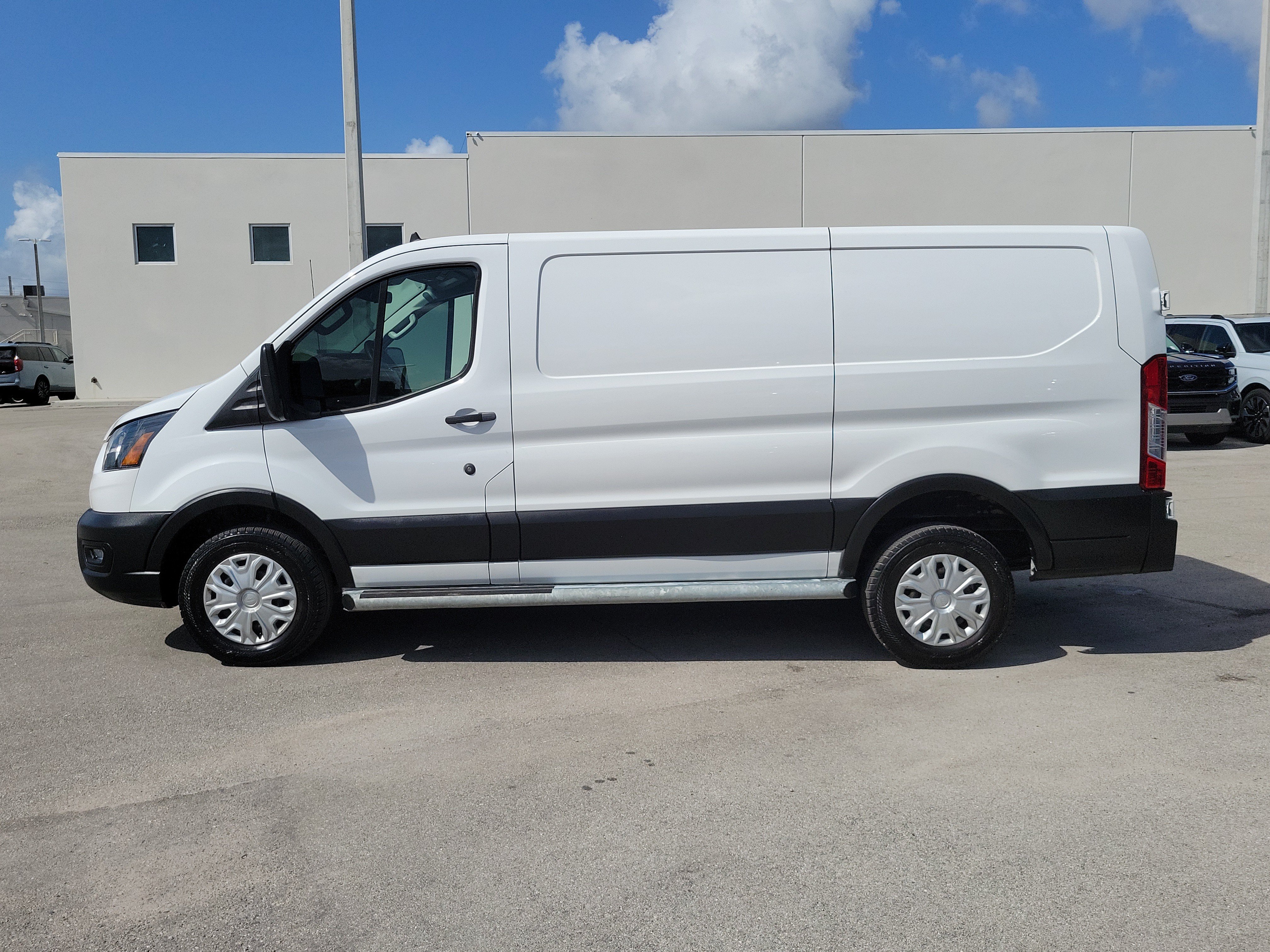 Used 2024 Ford Transit 250 Low Roof w/ Exterior Upgrade Package RWD image 8