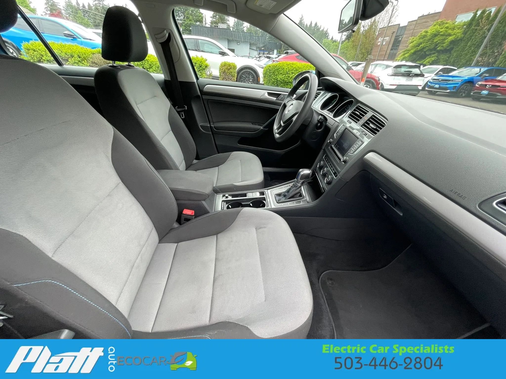 Used 2016 Volkswagen e-Golf SE w/ DC Fast Charging Package FWD image 50
