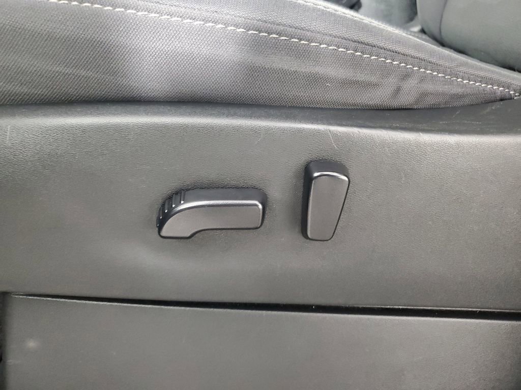 Used 2022 Nissan Frontier SV image 29