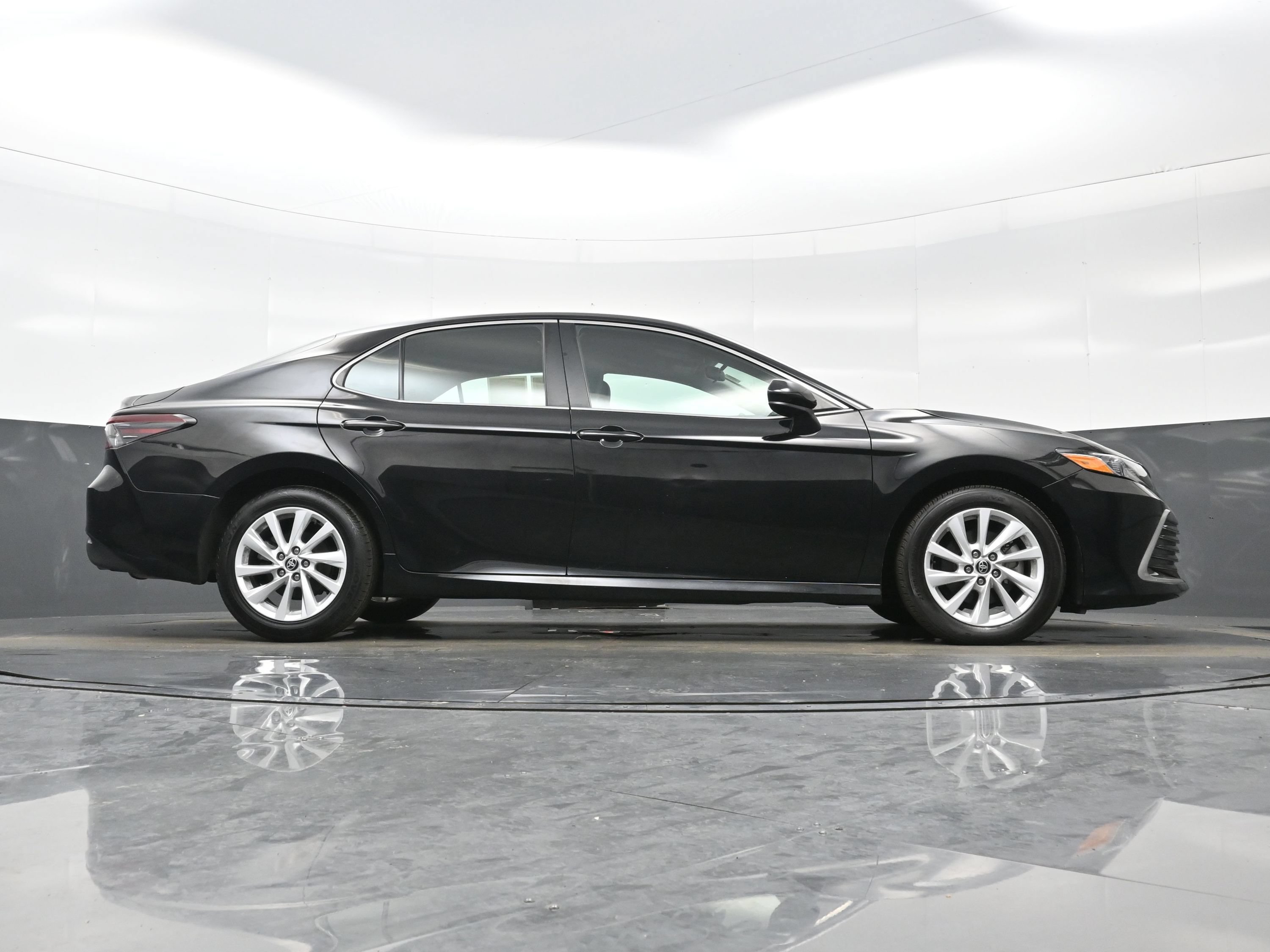 Used 2024 Toyota Camry LE FWD image 30