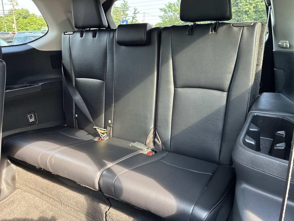 Used 2024 Toyota Grand Highlander AWD image 16