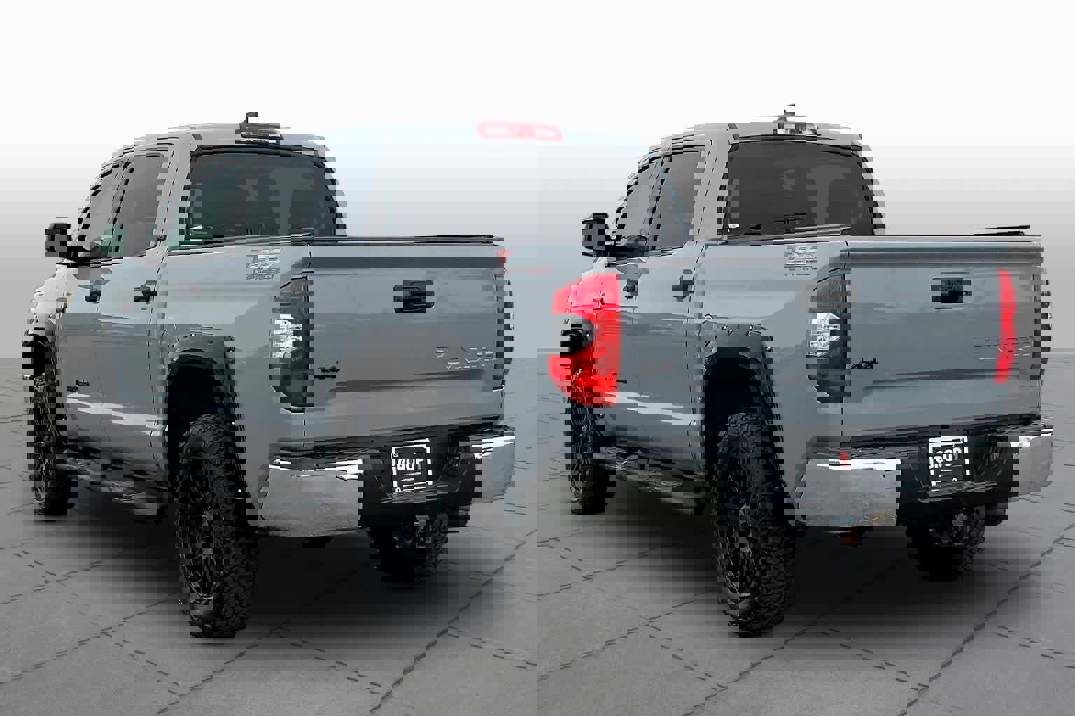 Used 2020 Toyota Tundra SR5 w/ SR5 Leather Package image 12