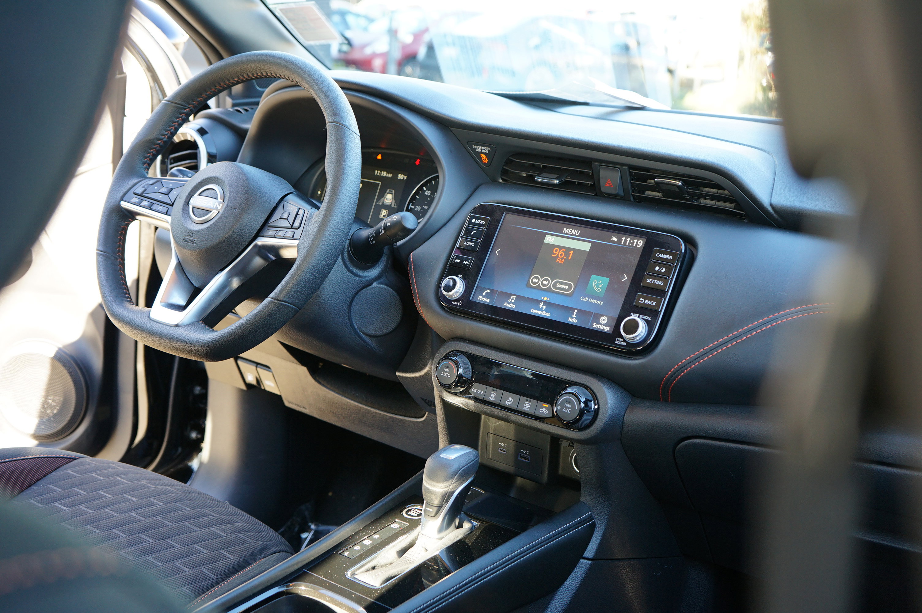 Used 2024 Nissan Kicks SR image 25