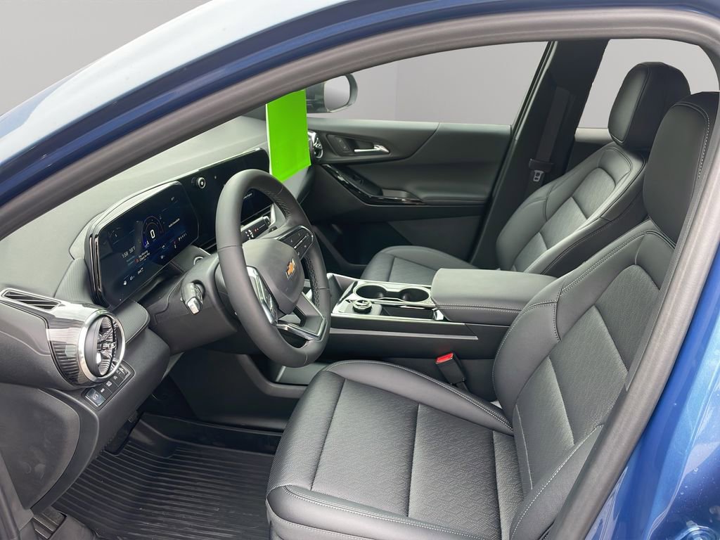 New 2026 Chevrolet Equinox LT w/ Convenience Package II image 11