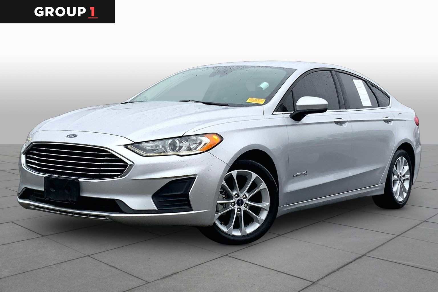 Used 2019 Ford Fusion SE image 1