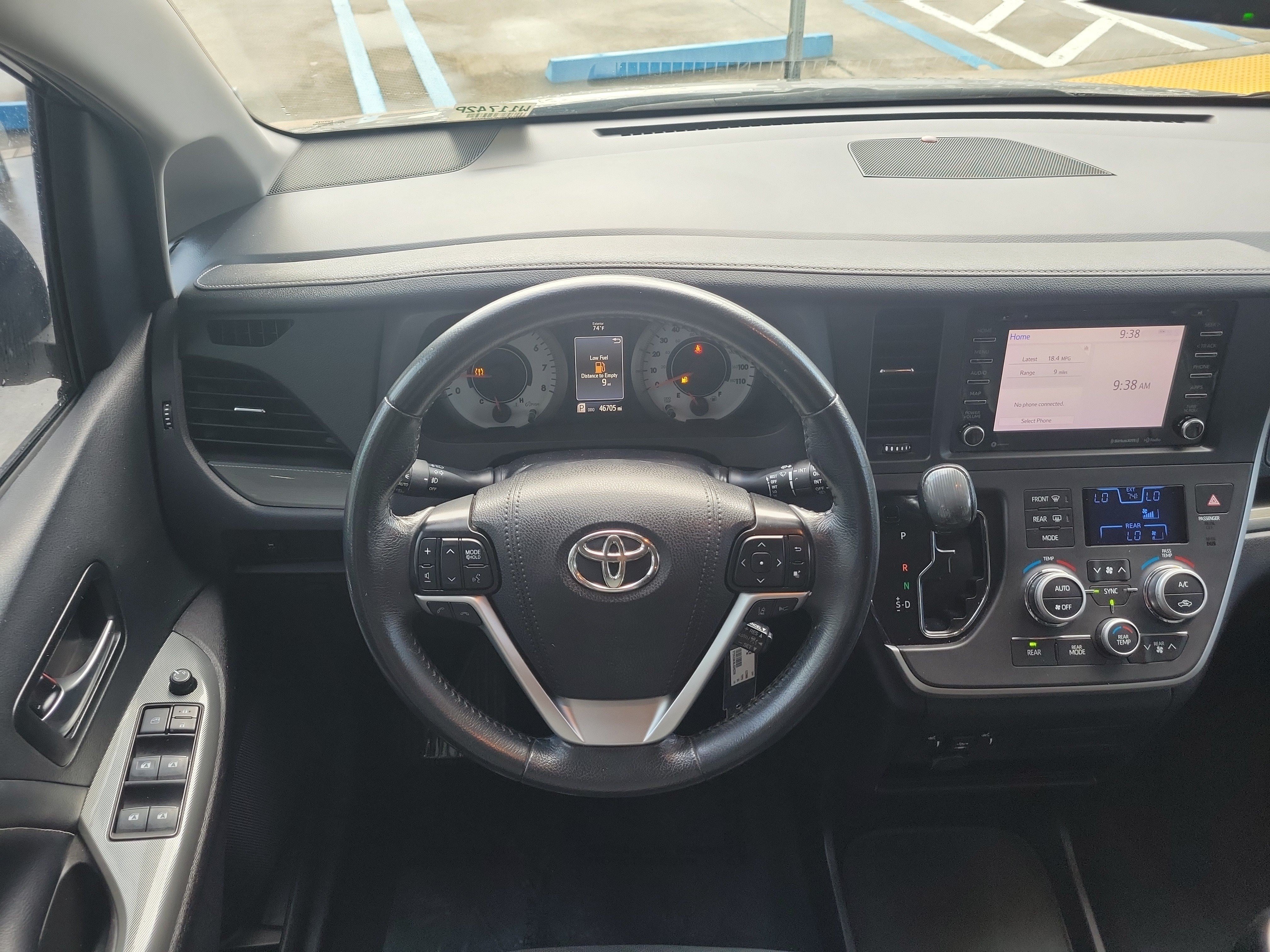 Used 2020 Toyota Sienna SE FWD image 19