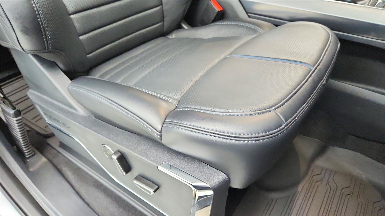 Used 2025 Ford F150 Platinum AWD/4WD image 24