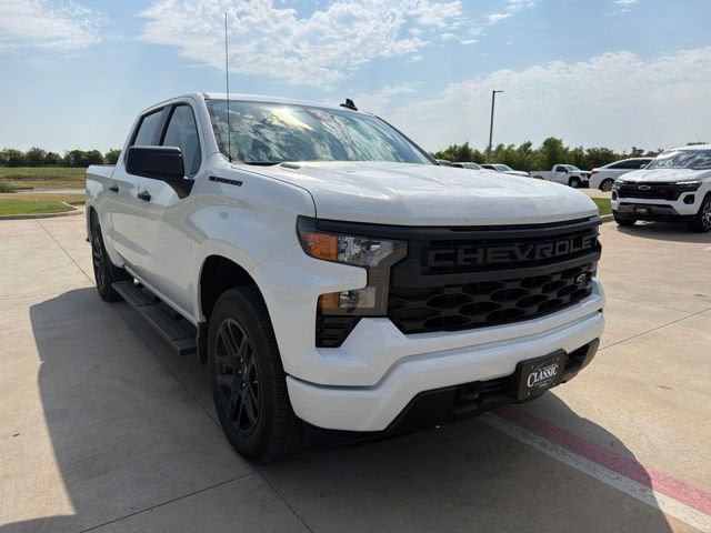 Used 2026 Chevrolet Silverado 1500 Custom w/ LPO, Dark Essentials Package RWD image 4